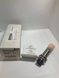 EATON CUTLER HAMMER E57MBL18A2EB1 INDUCTIVE PROX 18MM TUB 20-250VAC NC NIB