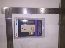 EATON TR7740 USB CHARGER WITH SINGLE RECEPTACLES 15A