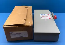 3-POLE 600V 100A
