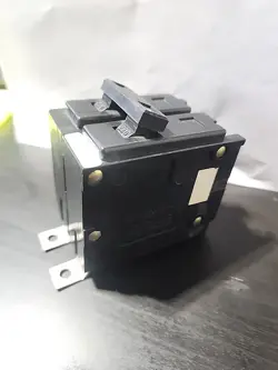 AMP POLE