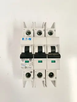 EATON FAZ-D5/3-NA POLE
