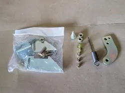BREAKER HANDLE MECHANISM