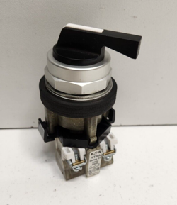 NEW OLD STOCK! EATON 1NO 2-POS MAINTAINED SELECTOR SWITCH HT8JDH3A