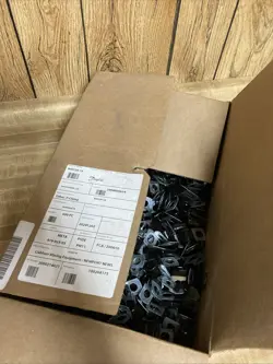 600PC EATON 900729-19 AEROQUIP BY DANFOSS SUPPORT CLAMP HYDRAULIC NEW