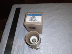 EATON CUTLER-HAMMER 10250T411 ILLUM PUSHBUTTON 120V 50/60HZ 1 HOLE MTG
