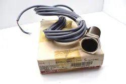 EATON CUTLER HAMMER E57SAL30A2 INDUCTIVE PROXIMITY SENSOR
