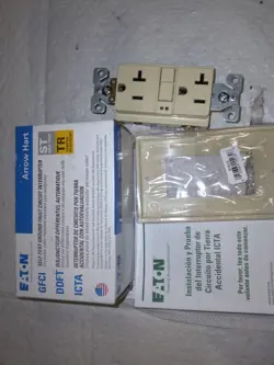 EATON TRSGF20FV GFCI RECEPTICLE