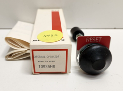 NEW IN BOX! EATON CUTLER-HAMMER RESET MOMENTARY OPERATOR 10935H6