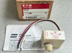 NEW EATON CROUSE HINDS V2PC20 PHOTOCELL 120 VOLTS 3.3 AMPS 50/60 HZ 400W MODULE
