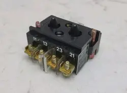 EATON CUTLER HAMMER PUSHBUTTON CONTACT BLOCK 10250T44