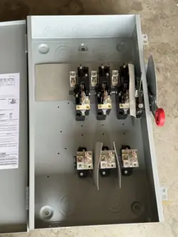 EATON DH364FGK HEAVY-DUTY SAFETY SWITCH 600V MAX AC 3 POLE