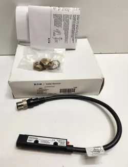 NEW IN BOX! EATON 30V 4 PIN M12 PHOTOELECTRIC SENSOR 13103AQD07