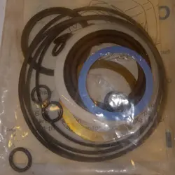 1 NEW EATON CHAR-LYNN 61252-000 SEAL KIT NNB ***MAKE OFFER***