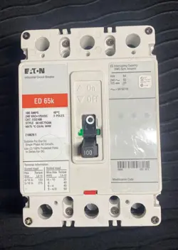 EATON CUTLER HAMMER CIRCUIT BREAKER 3 POLE 100 AMP 240VAC 125VDC 