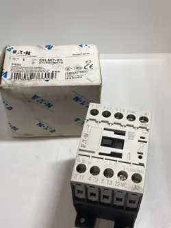 EATON XTCE007B01TD CONTACTOR 24VDC 1NC 3 POLE 7A NIB