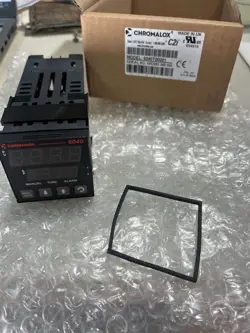 CHROMALOX 6040T00001 1/16 DIN TEMPERATURE CONTROLLER