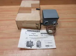 EDWIN WIEGAND CO PIT-15 CHROMALOX THERMOSTAT PIT15