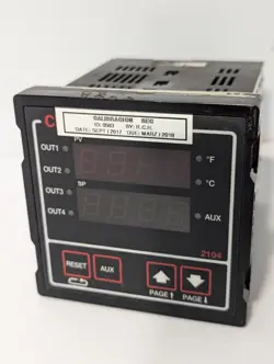 CHROMALOX 2104-AO100 DIGITAL TEMPERATURE CONTROLLER PANEL MOUNT MODULE
