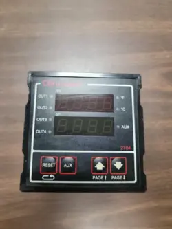 CHROMALOX 2104-AO000 ANALOG OUTPUT TEMPERATURE CONTROLLER TESTED