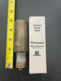SCB-200 120V 200W SCREW BASE HEATER (LOT OF 2)