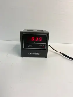 CHROMALOX 1/4DIN TEMPERATURE CONTROLLER 3910-81108 W/ MANUAL 120/230VAC