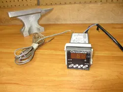 CHROMALOX 1601-11030 *USED POWERS UP* TEMPERATURE CONTROLLER
