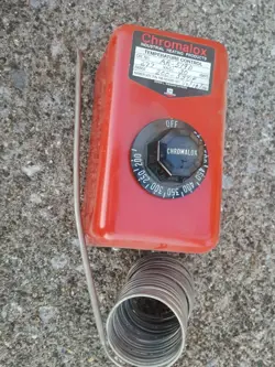 CHROMALOX THERMOSTAT