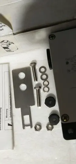 230V