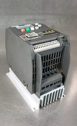 SIEMENS 6SL3210-5BE15-5UV0