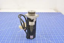 SGM-01U3B4CL /AC SERVO MOTOR 100W 200V .87A 0.318NM RMIN 3000 SK-200 TRANSPORT/