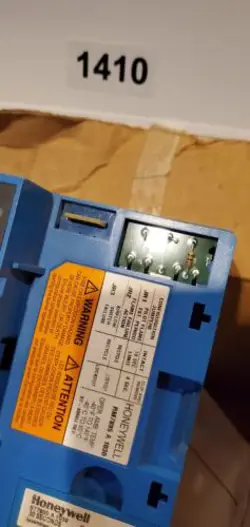 BURNER CONTROL RM7895