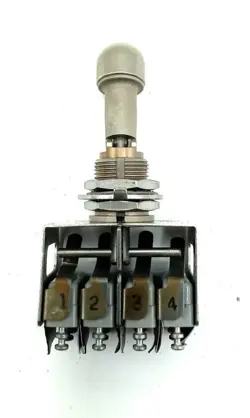 LOCKING TOGGLE