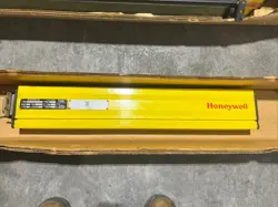 HONEYWELL FF-SB14E064-S2 SECURITRAM SB LIGHT CURTAIN EMITTER PRE OWNED