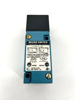 NEW HONEYWELL MICROSWITCH LYT01E-2S INDUCTIVE PROXIMITY SENSOR 120V
