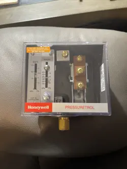  L404F,T,V PRESSURE TROL / CONTROLLERS