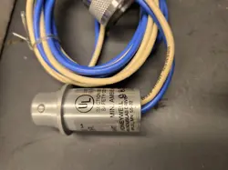 HONEYWELL C7035A1023 UV FLAME DETECTOR NIB