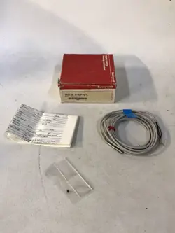 HONEYWELL 982FS0.8-A3P-G-L MICRO SWITCH PROXIMITY SENSOR 10-30VDC