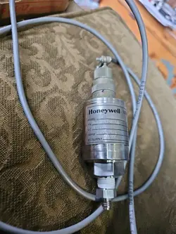 GAS LIQUID