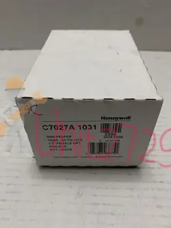 NEW HONEYWELL C7027A 1031 FLAME DETECTOR SENSOR   C7027A1031 *