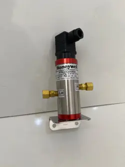 HONEYWELL P7620C0100A INDUSTRIAL DIFFERENTIAL PRESSURE TRANSMITTER