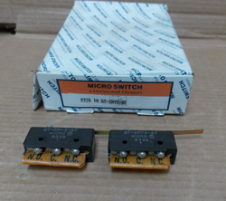 NEW HONEYWELL MICRO SWITCH DT-2RV3-A7 LOT OF 7