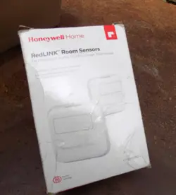 NEW HONEYWELL HOME C7189R3002-2 REDLINK  INDOOR SENSORS FOR T10+ 2-PACK