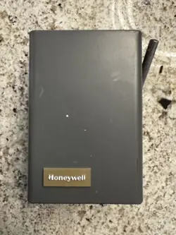 HONEYWELL L8148E1265 AQUASTAT HIGH LIMIT RELAY L8148E USED