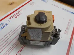 HONEYWELL FURNACE GAS VALVE PILOT VR8204H 1097 39514B001