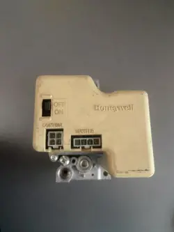 WATER HEATER SMART GAS VALVE SV9501M 5109 222-40762-01B HONEYWELL