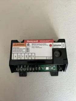 HONEYWELL S8670K FURNACE IGNITION CONTROL MODULE