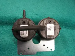 LENNOX DUCANE ARMSTRONG 101126-05 26W45 PRESSURE SWITCH HONEYWELL BA20208