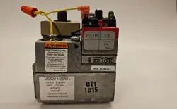 HONEYWELL NATURAL GAS VALVE VS820H2040. USED