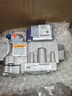  GOODMAN AMANA HONEYWELL 0151M00024S 0151M00024 VR9205R2413 FURNACE GAS VALVE