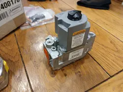 HONEYWELL VR8205A2008 GAS VALVE 